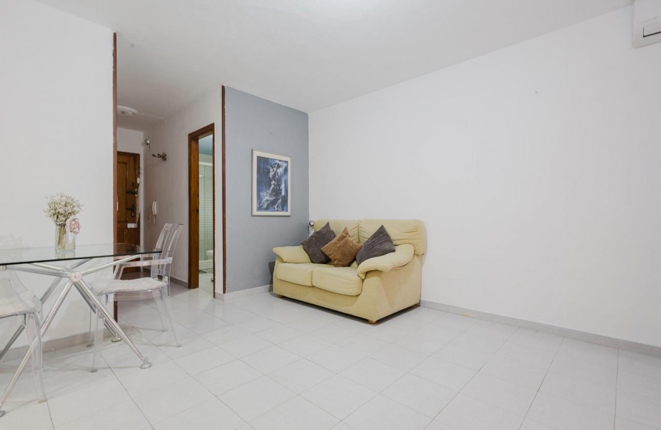 Resale - Apartment - Torrevieja - Acequion