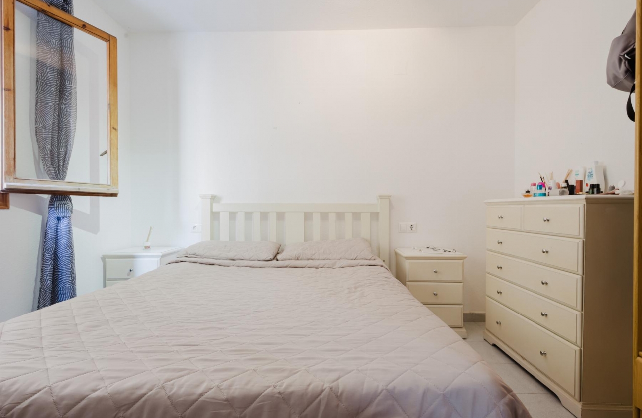 Resale - Apartment - Torrevieja - Acequion