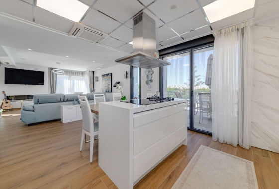 Reventa - Villa - Torrevieja - Los Balcones