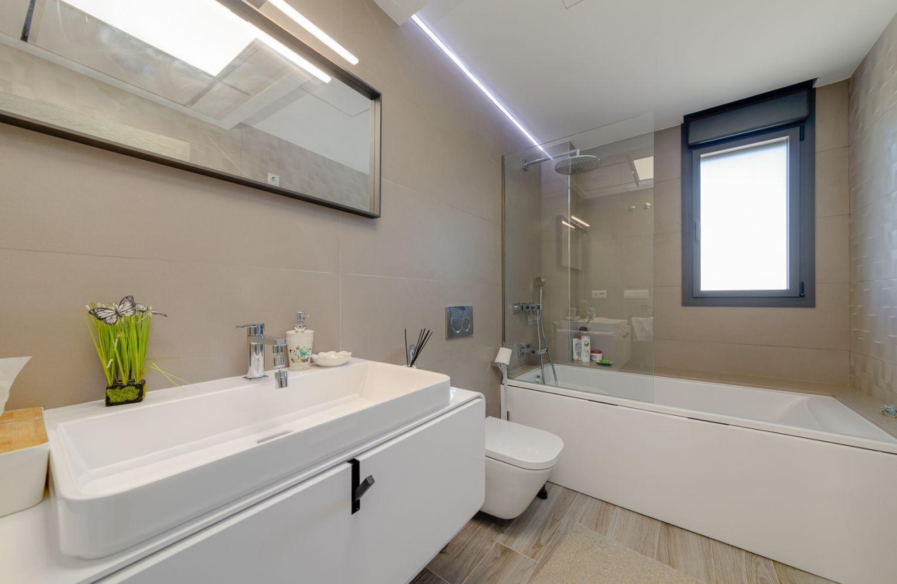 Reventa - Villa - Torrevieja - Los Balcones