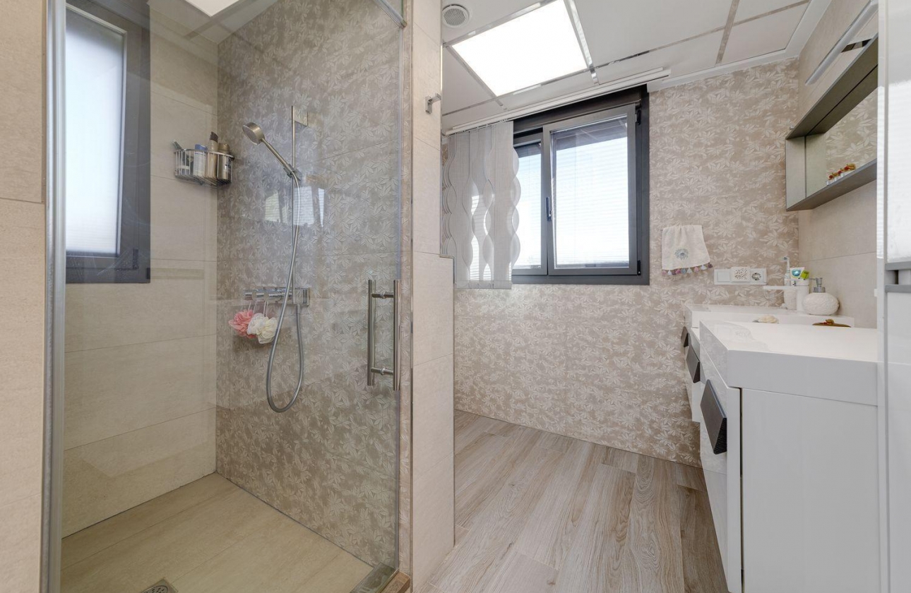 Reventa - Villa - Torrevieja - Los Balcones