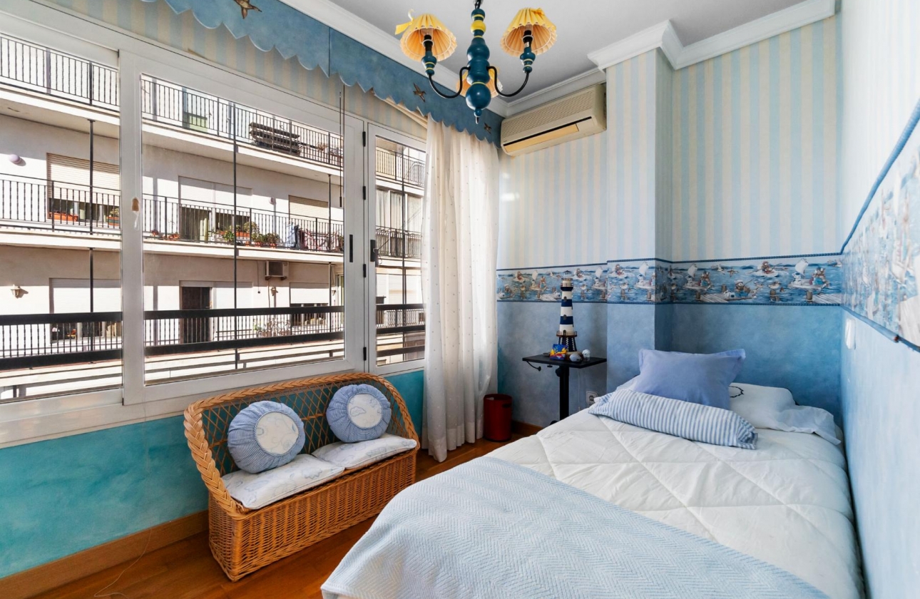 Rynek wtórny - Apartament - Torrevieja - CLUB NAUTICO TORREVIEJA