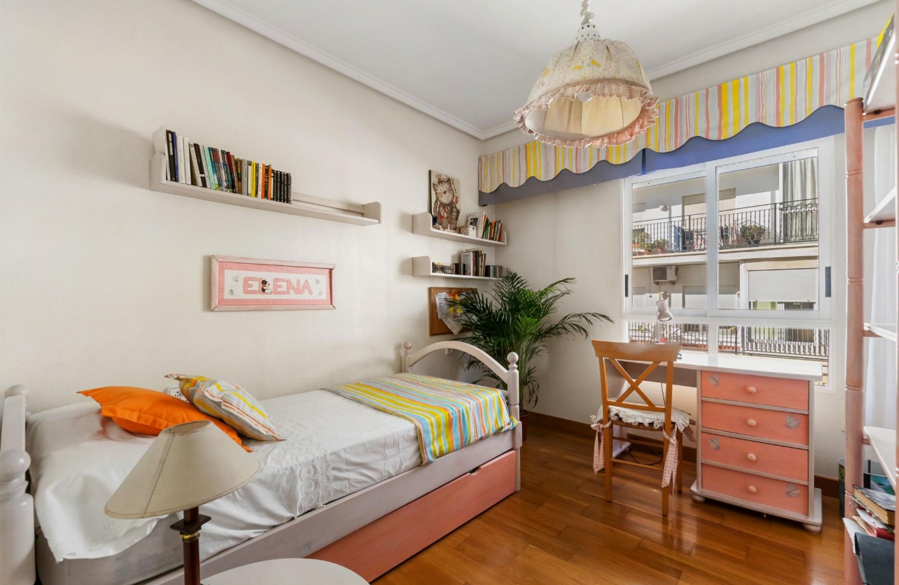 Rynek wtórny - Apartament - Torrevieja - CLUB NAUTICO TORREVIEJA