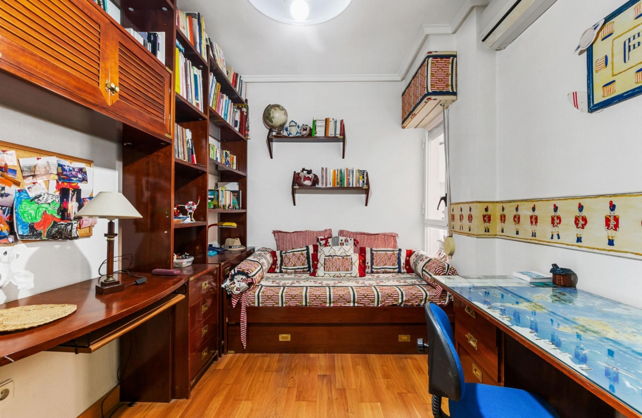 Rynek wtórny - Apartament - Torrevieja - CLUB NAUTICO TORREVIEJA