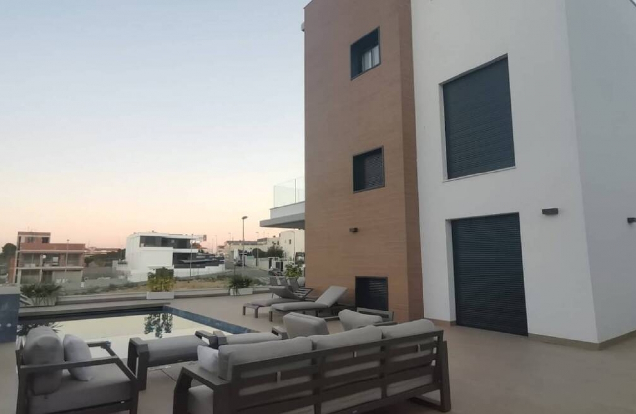 Rynek pierwotny - Villa - Orihuela Costa - Campoamor