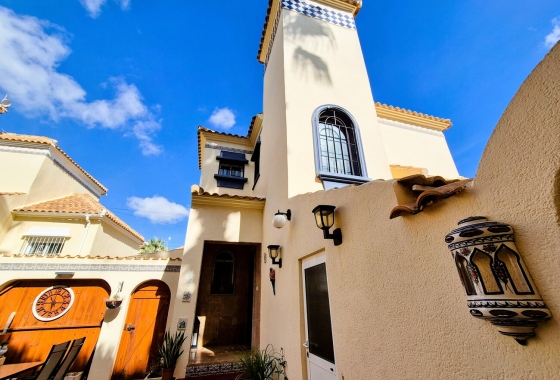 Rynek wtórny - Villa - Orihuela Costa - Villamartín