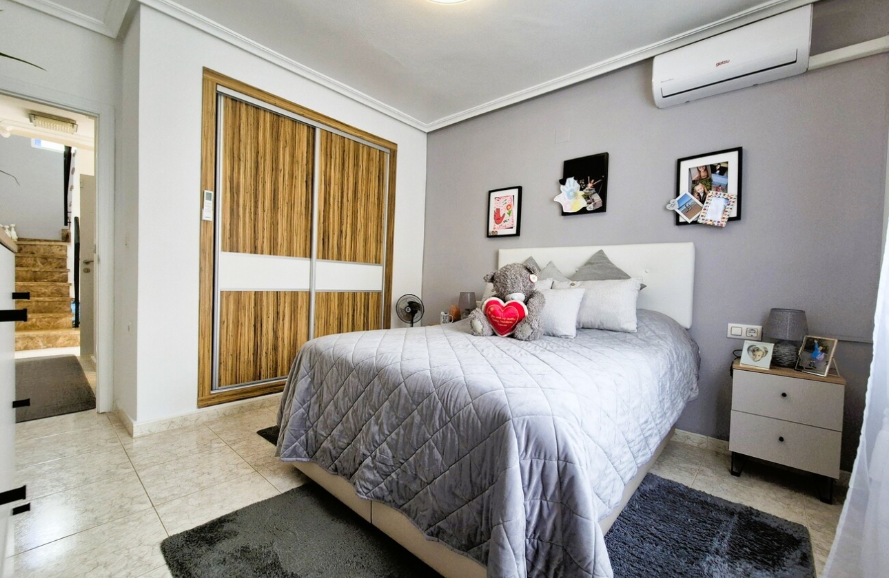 Rynek wtórny - Villa - Orihuela Costa - Villamartín