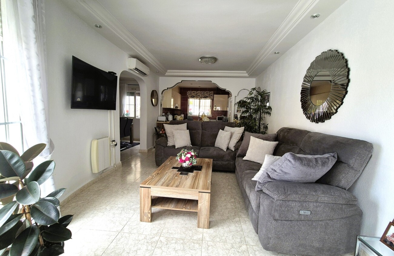 Rynek wtórny - Villa - Orihuela Costa - Villamartín