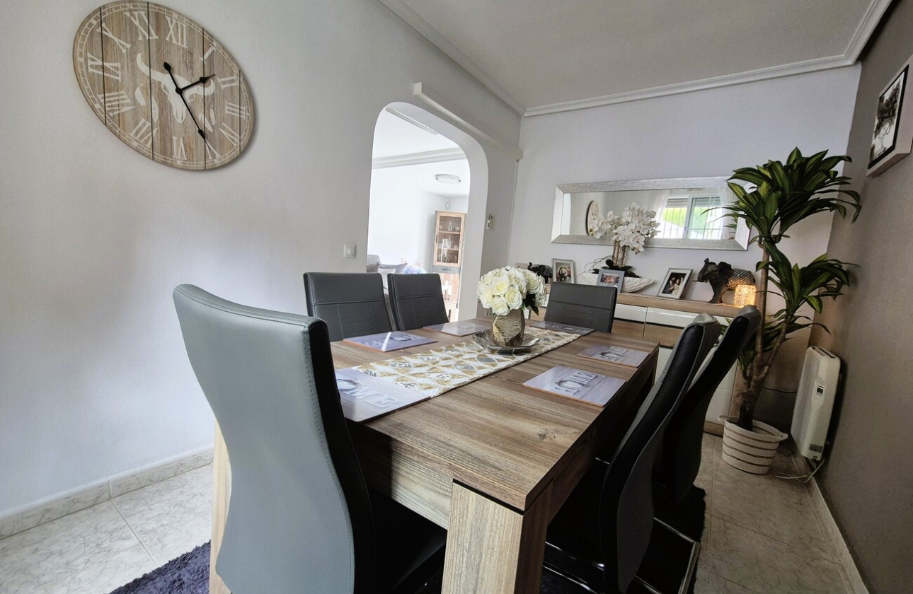 Rynek wtórny - Villa - Orihuela Costa - Villamartín