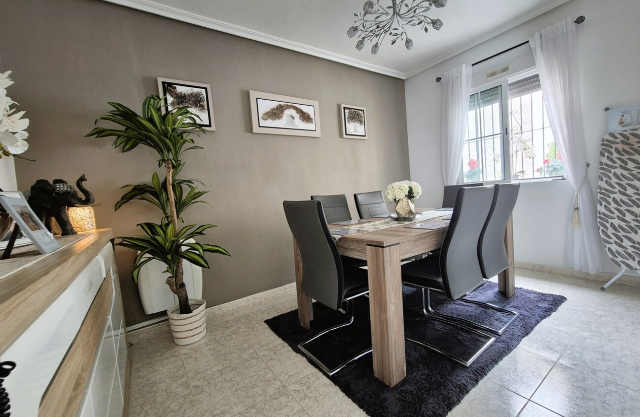 Rynek wtórny - Villa - Orihuela Costa - Villamartín