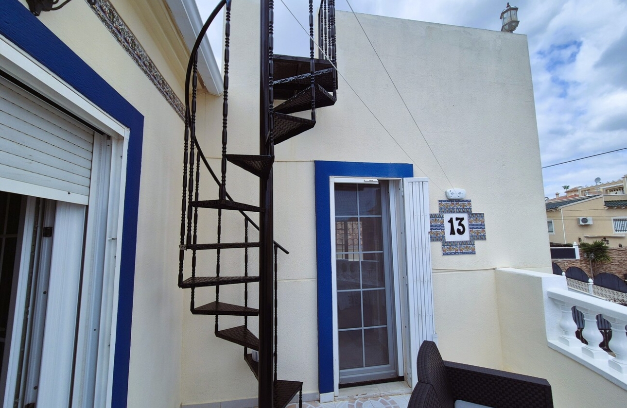 Rynek wtórny - Villa - Orihuela Costa - Villamartín