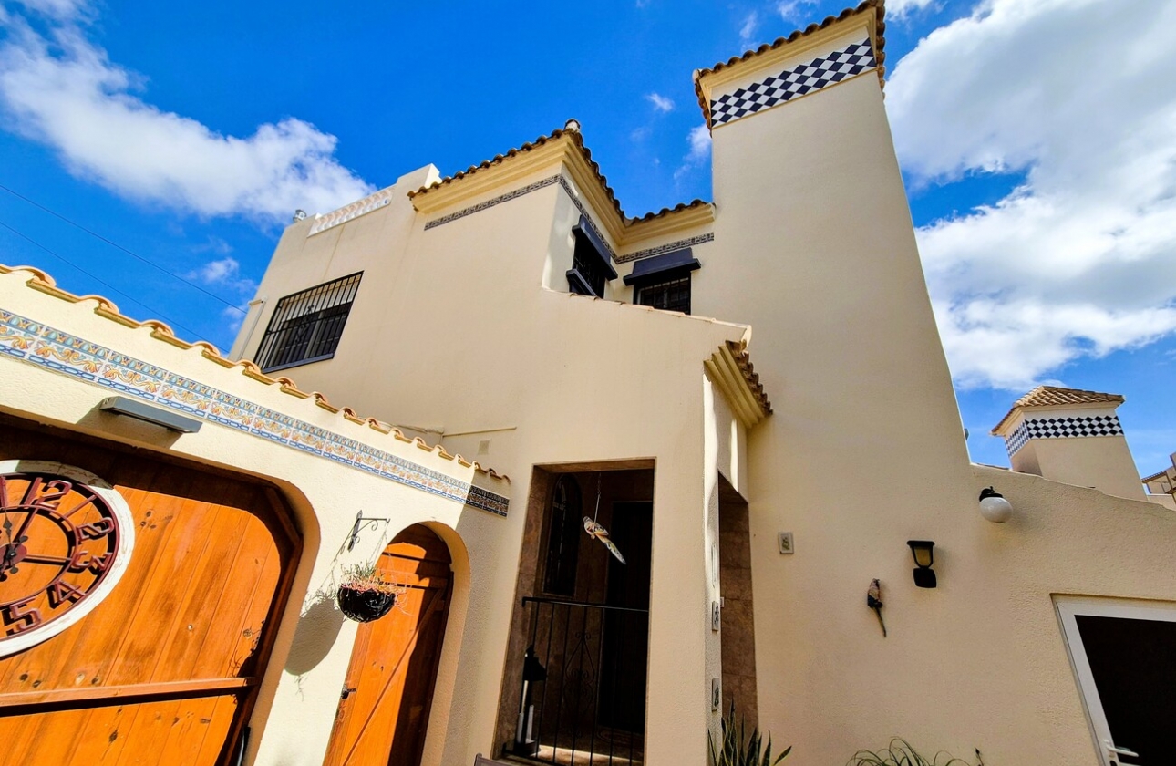 Rynek wtórny - Villa - Orihuela Costa - Villamartín