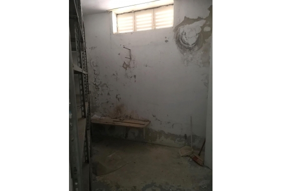 Rynek wtórny - Storeroom - Torrevieja - Estacion de autobuses