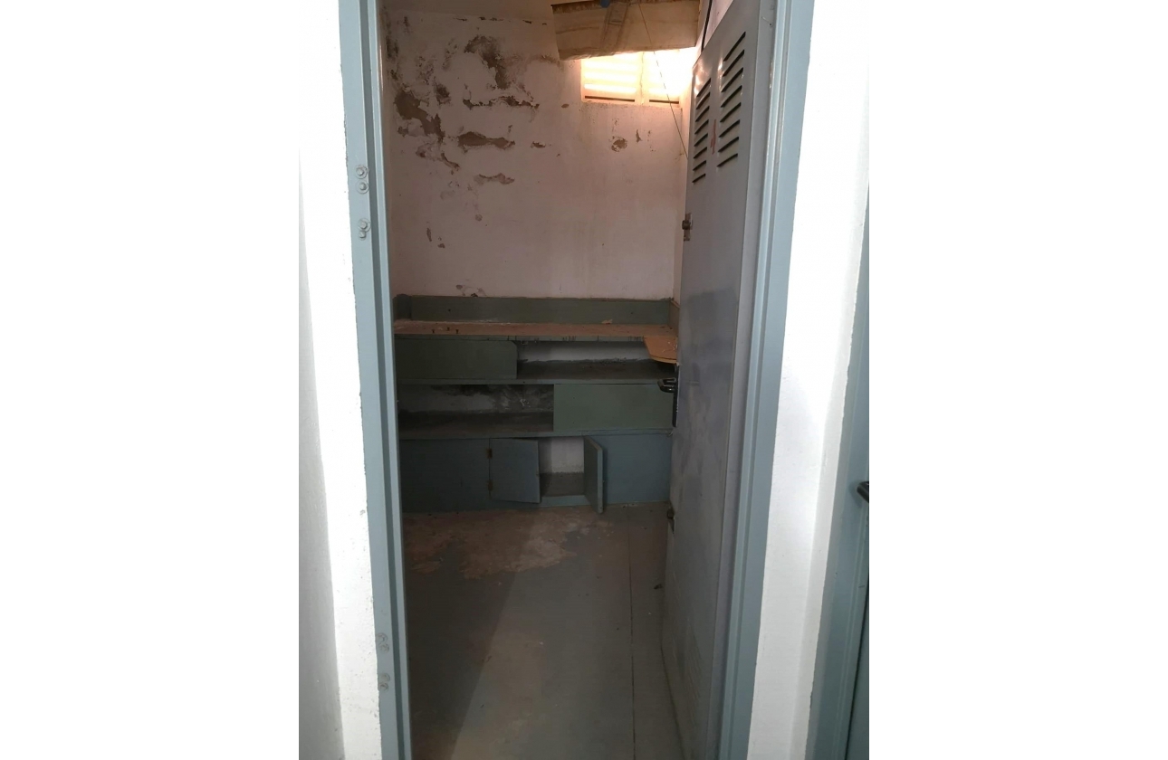 Rynek wtórny - Storeroom - Torrevieja - Estacion de autobuses