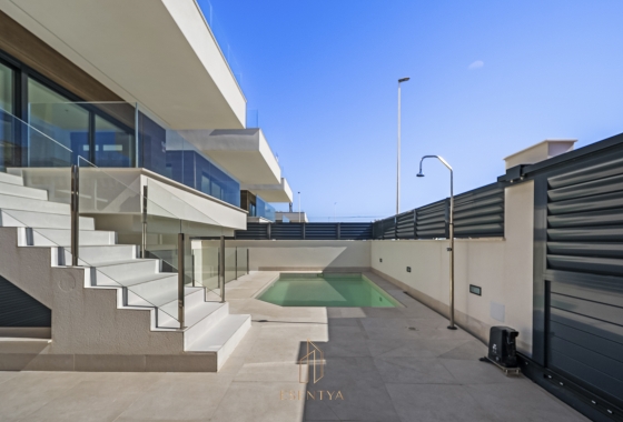 Rynek wtórny - Villa - Torrevieja - La Mata