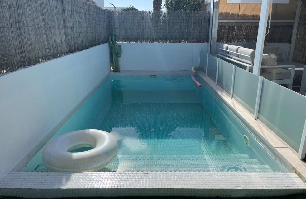 Rynek wtórny - Villa - Orihuela Costa - Lomas de Cabo Roig