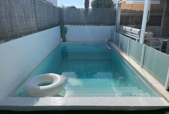 Rynek wtórny - Villa - Orihuela Costa - Lomas de Cabo Roig