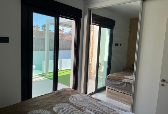 Rynek wtórny - Villa - Orihuela Costa - Lomas de Cabo Roig