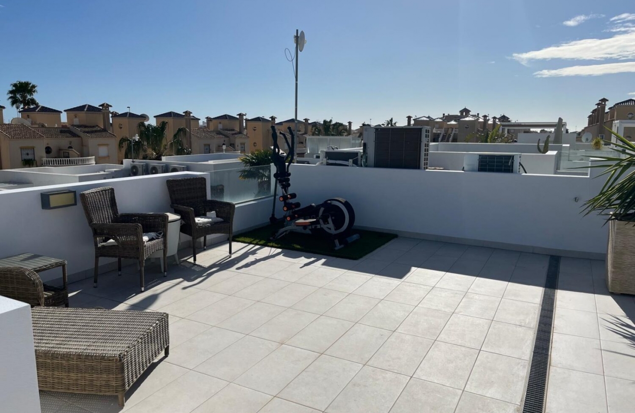 Rynek wtórny - Villa - Orihuela Costa - Lomas de Cabo Roig