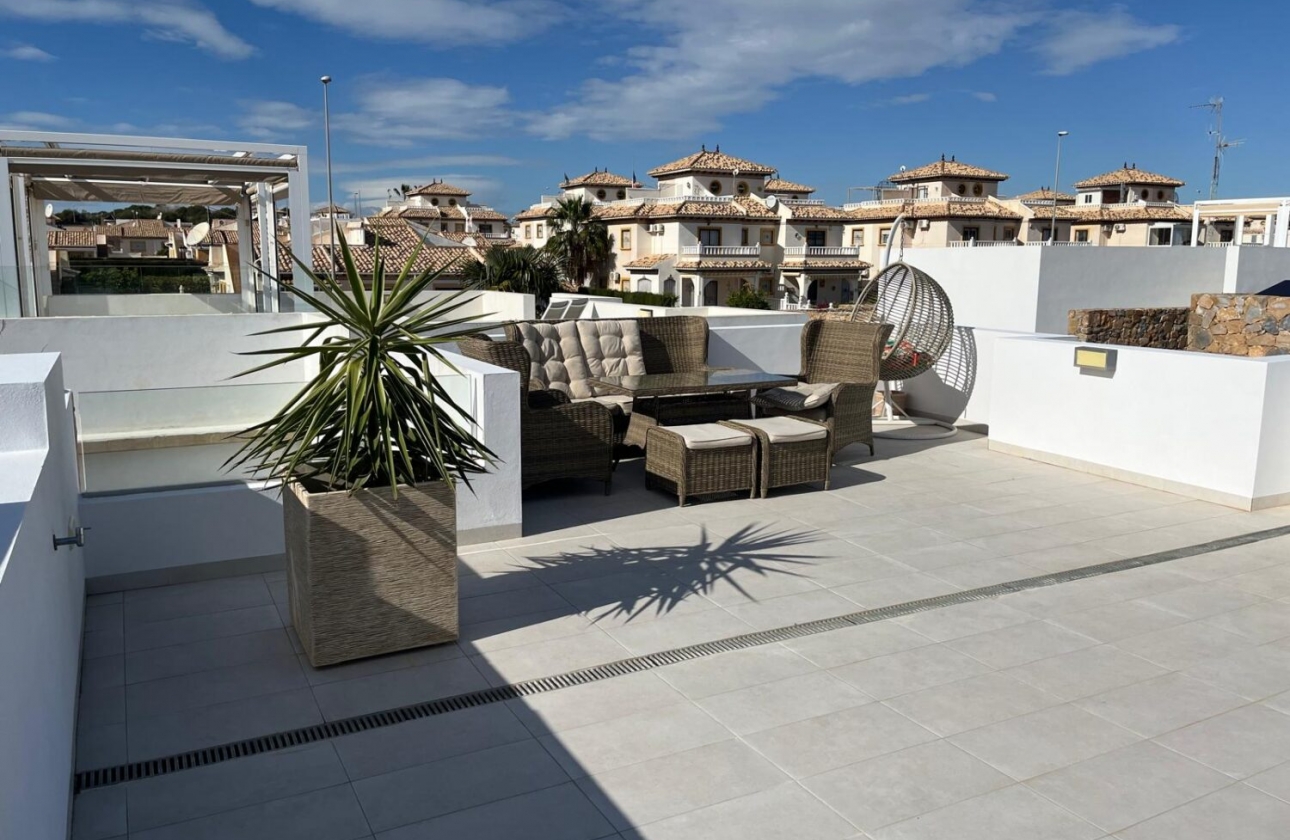 Rynek wtórny - Villa - Orihuela Costa - Lomas de Cabo Roig