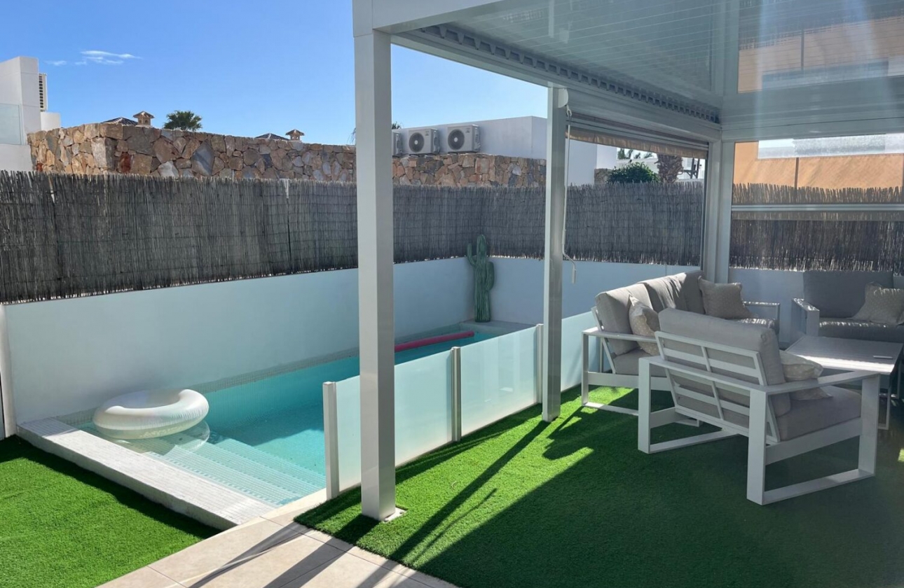 Rynek wtórny - Villa - Orihuela Costa - Lomas de Cabo Roig