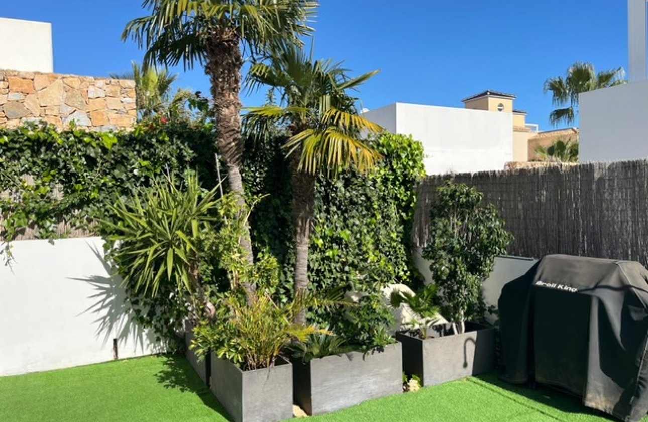 Rynek wtórny - Villa - Orihuela Costa - Lomas de Cabo Roig