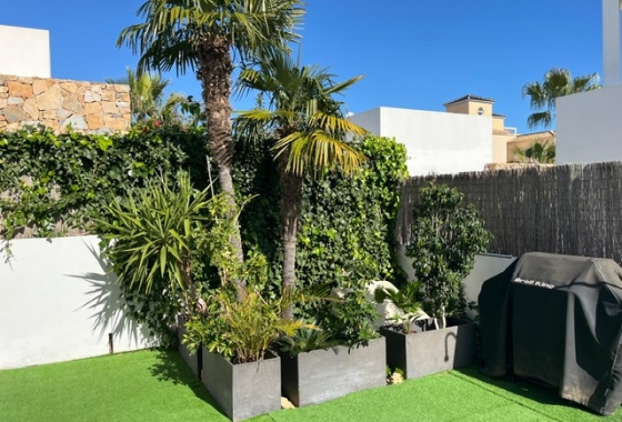 Rynek wtórny - Villa - Orihuela Costa - Lomas de Cabo Roig