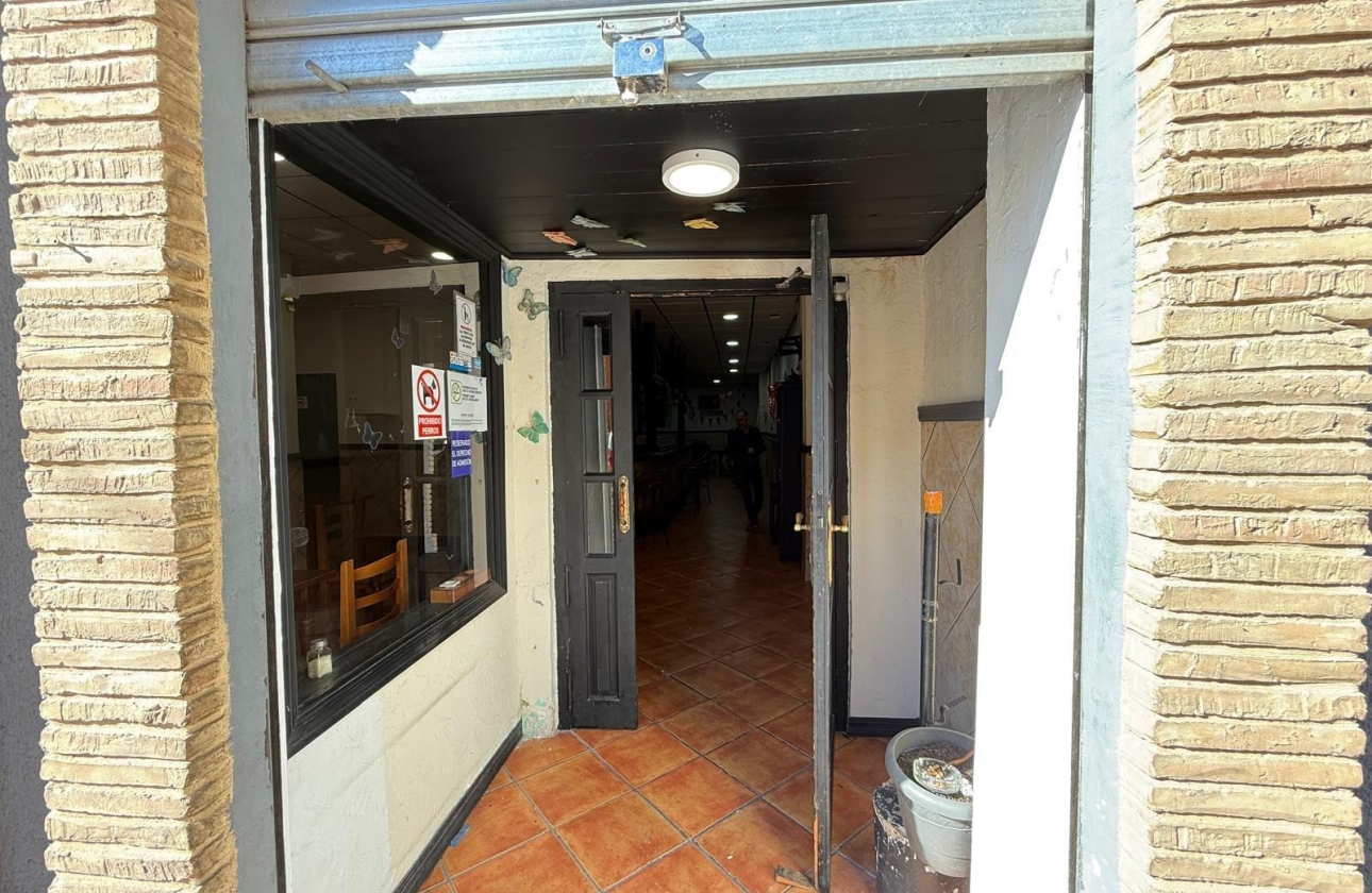 Rynek wtórny - Nieruchomość komercyjna - Torrevieja - Estacion de autobuses