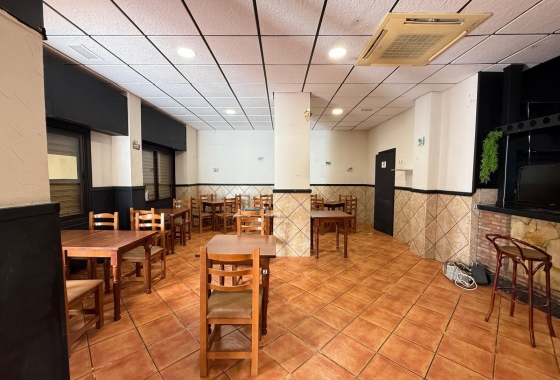 Rynek wtórny - Nieruchomość komercyjna - Torrevieja - Estacion de autobuses