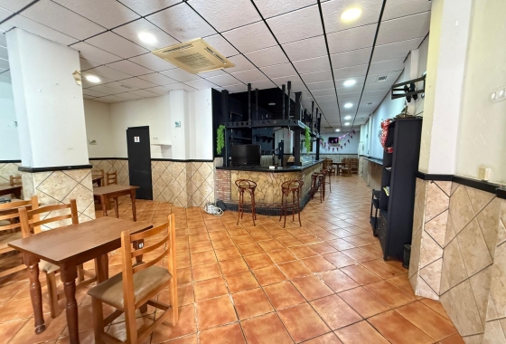 Rynek wtórny - Nieruchomość komercyjna - Torrevieja - Estacion de autobuses