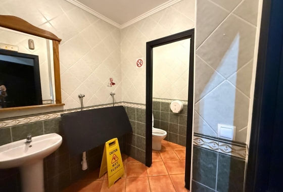 Rynek wtórny - Nieruchomość komercyjna - Torrevieja - Estacion de autobuses