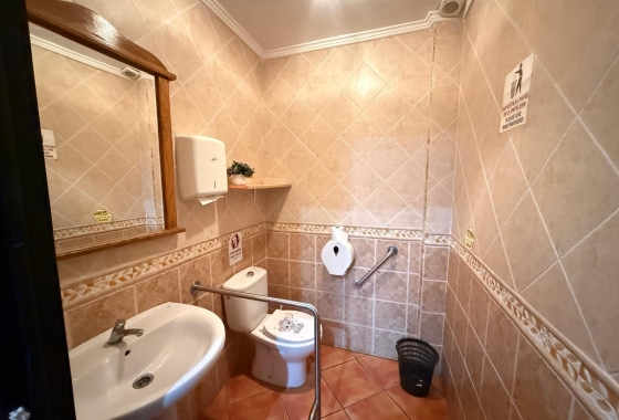 Rynek wtórny - Nieruchomość komercyjna - Torrevieja - Estacion de autobuses