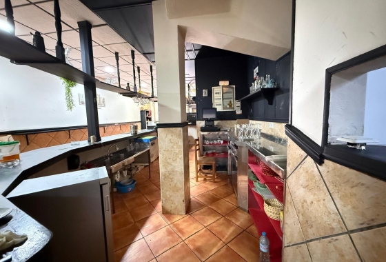 Rynek wtórny - Nieruchomość komercyjna - Torrevieja - Estacion de autobuses