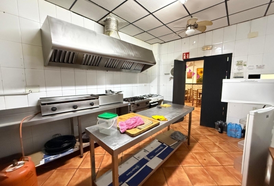 Rynek wtórny - Nieruchomość komercyjna - Torrevieja - Estacion de autobuses