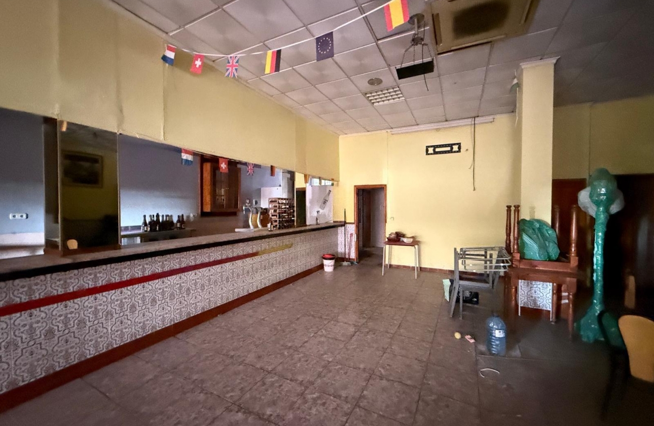 Rynek wtórny - Nieruchomość komercyjna - Torrevieja - Playa del Cura