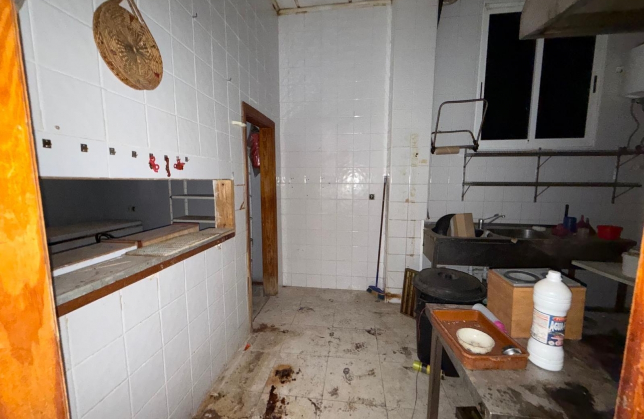 Rynek wtórny - Nieruchomość komercyjna - Torrevieja - Playa del Cura