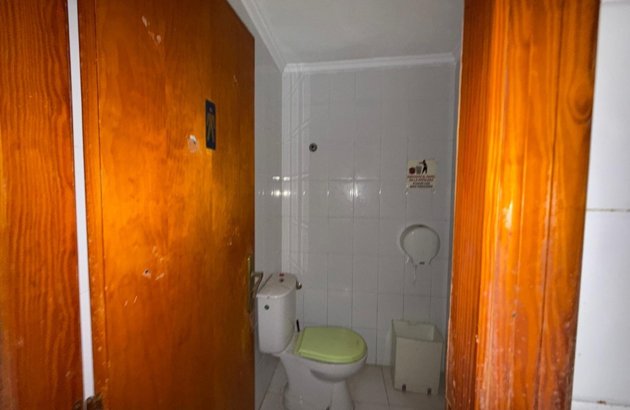 Rynek wtórny - Nieruchomość komercyjna - Torrevieja - Playa del Cura