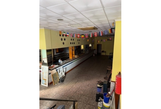 Rynek wtórny - Nieruchomość komercyjna - Torrevieja - Playa del Cura