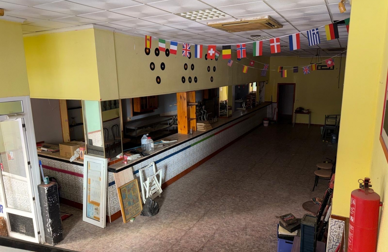 Rynek wtórny - Nieruchomość komercyjna - Torrevieja - Playa del Cura