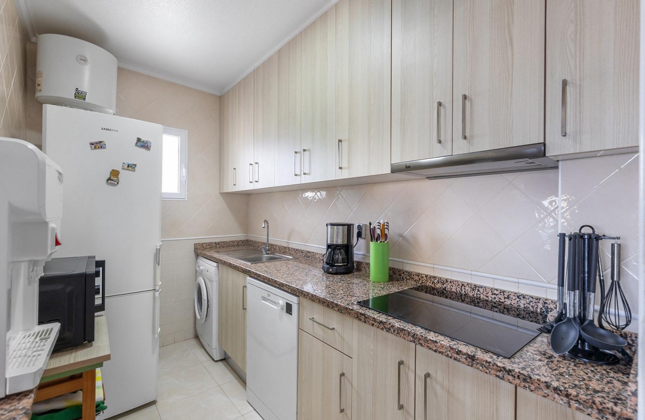 Rynek wtórny - Apartament - Torrevieja - Estacion de autobuses