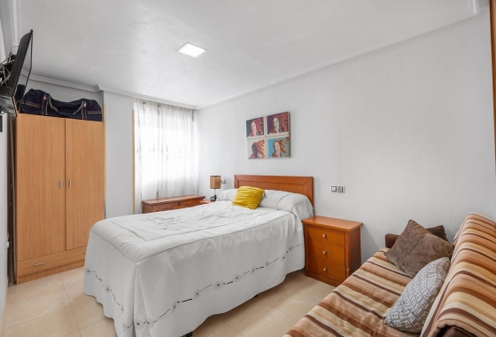 Rynek wtórny - Apartament - Torrevieja - Estacion de autobuses
