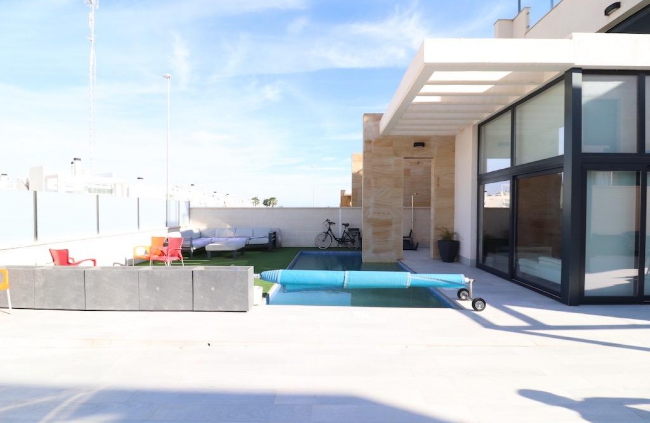 Rynek wtórny - Villa - Orihuela Costa - Lomas de Cabo Roig