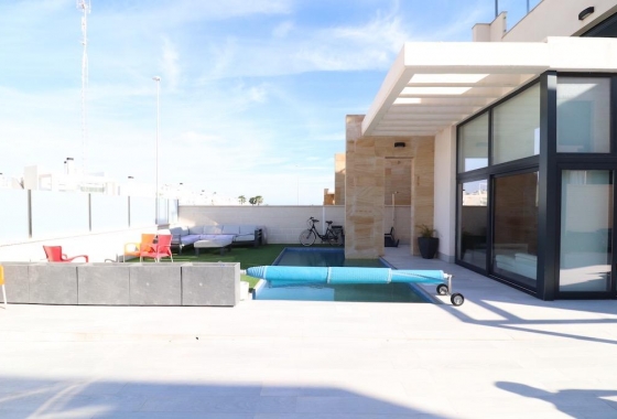 Rynek wtórny - Villa - Orihuela Costa - Lomas de Cabo Roig