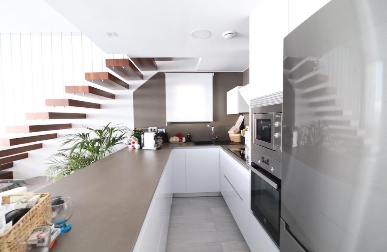 Rynek wtórny - Villa - Orihuela Costa - Lomas de Cabo Roig