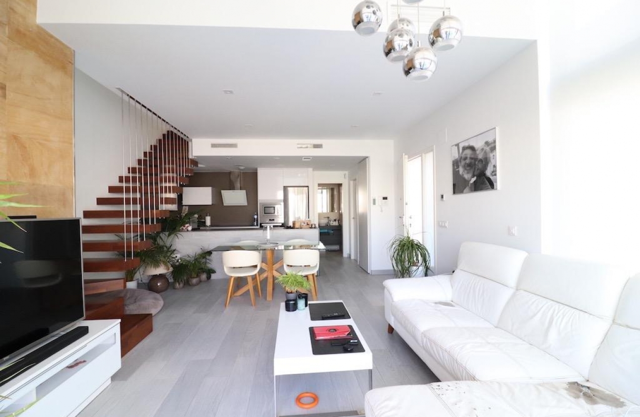 Rynek wtórny - Villa - Orihuela Costa - Lomas de Cabo Roig