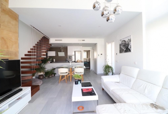 Rynek wtórny - Villa - Orihuela Costa - Lomas de Cabo Roig