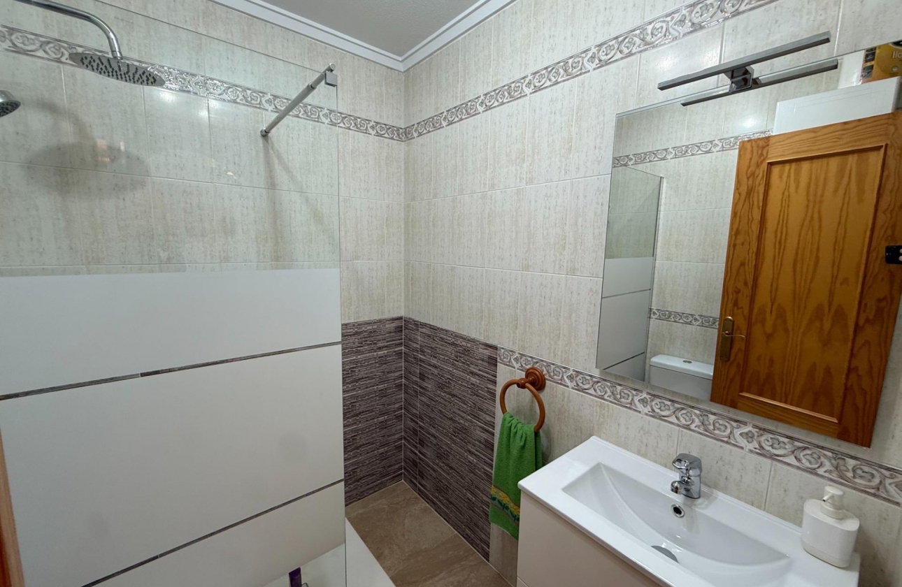 Resale - Bungalow - Torrevieja - Aguas Nuevas