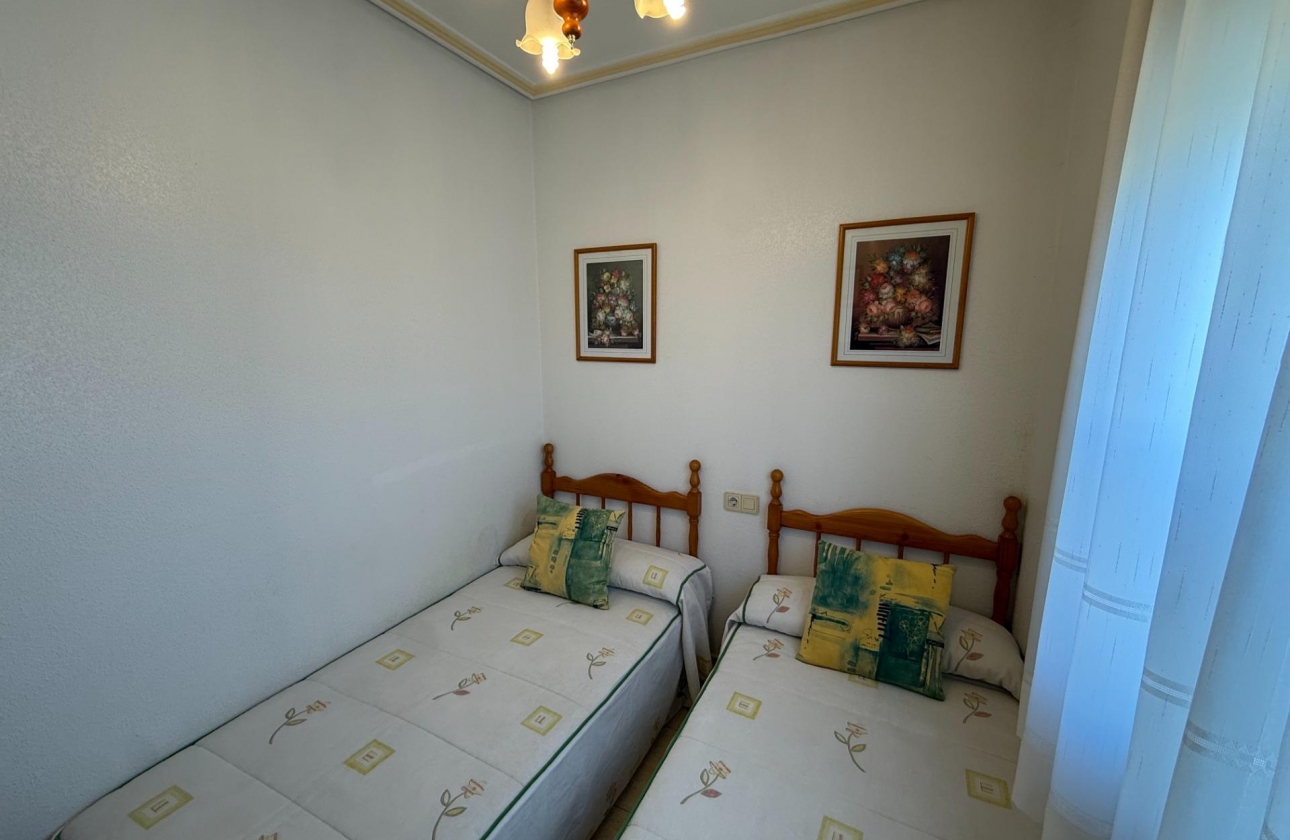 Resale - Bungalow - Torrevieja - Aguas Nuevas
