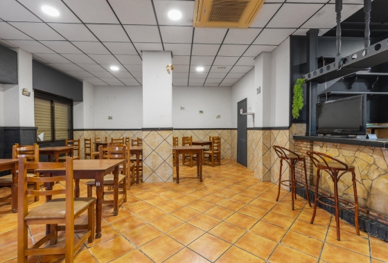 Rynek wtórny - Nieruchomość komercyjna - Torrevieja - Estacion de autobuses