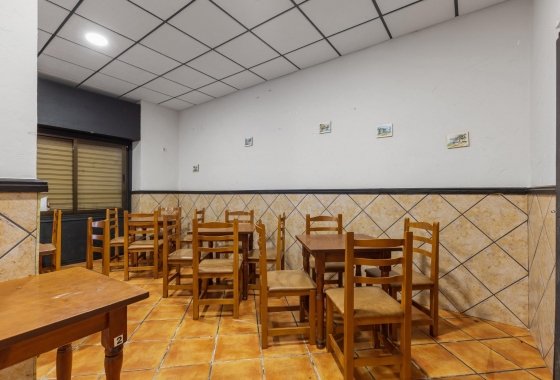 Rynek wtórny - Nieruchomość komercyjna - Torrevieja - Estacion de autobuses